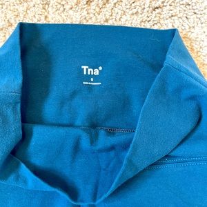 TNA leggings